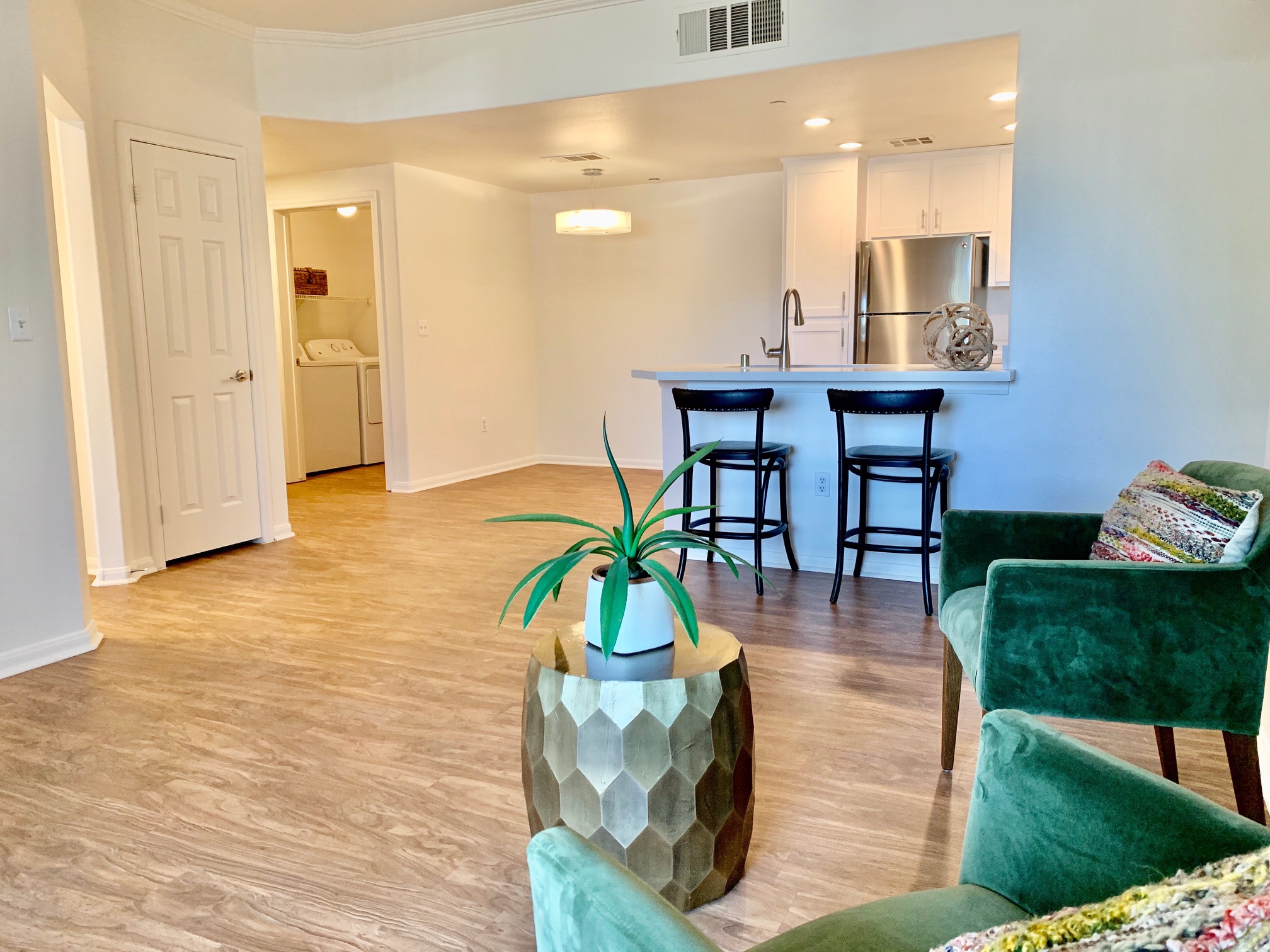 Ritiro Apartment Apartment Features and Community Amenities