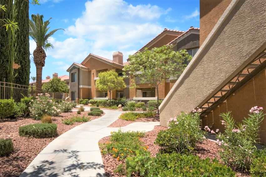 Ritiro Apartment Apartment Features and Community Amenities