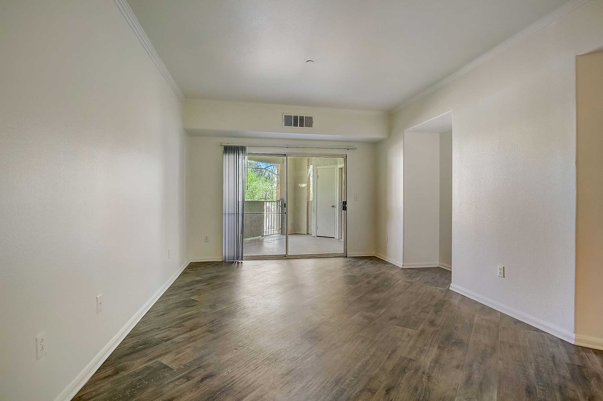 Ritiro Apartments Las Vegas interior livingroom with hard floor